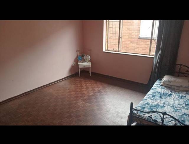 2 BEDROOM APARTMENT FOR SALE IN FOREST HILL
